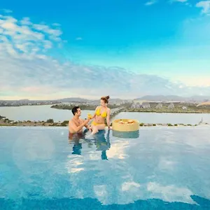Отель Rhm Luxury And