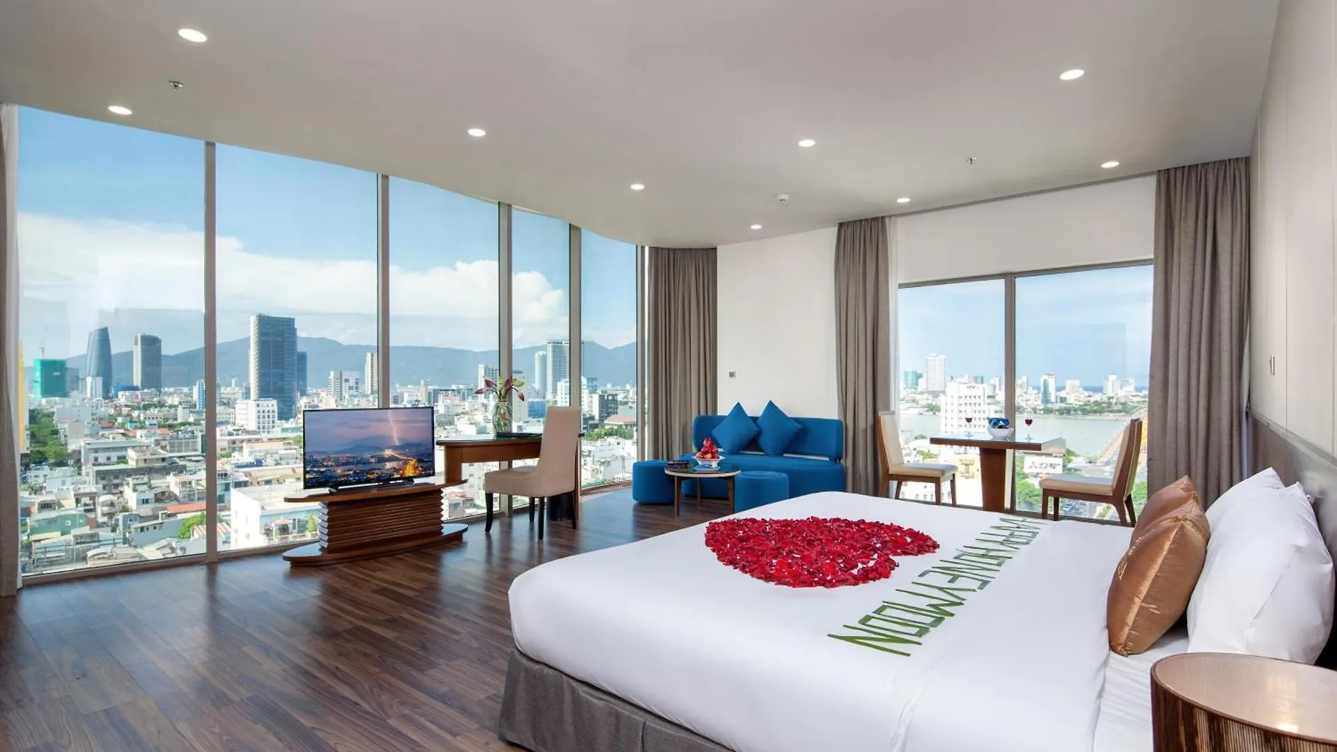 Mitisa Hotel Da Nang - Near Dragon Bridge
